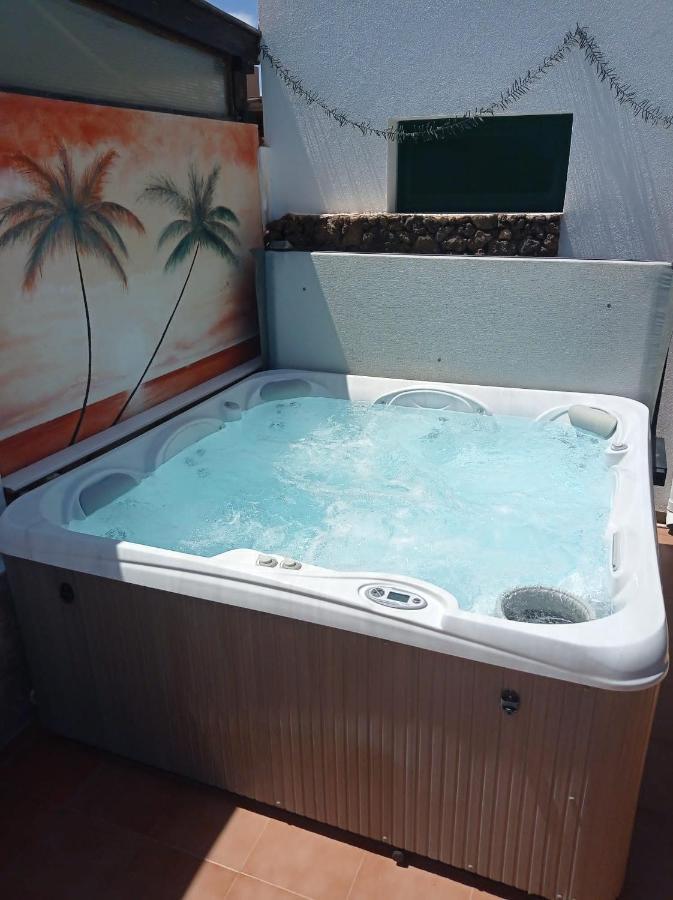 Casa Orilla! Beautiful Private Holiday Villa With Hot Tub La Oliva Bagian luar foto