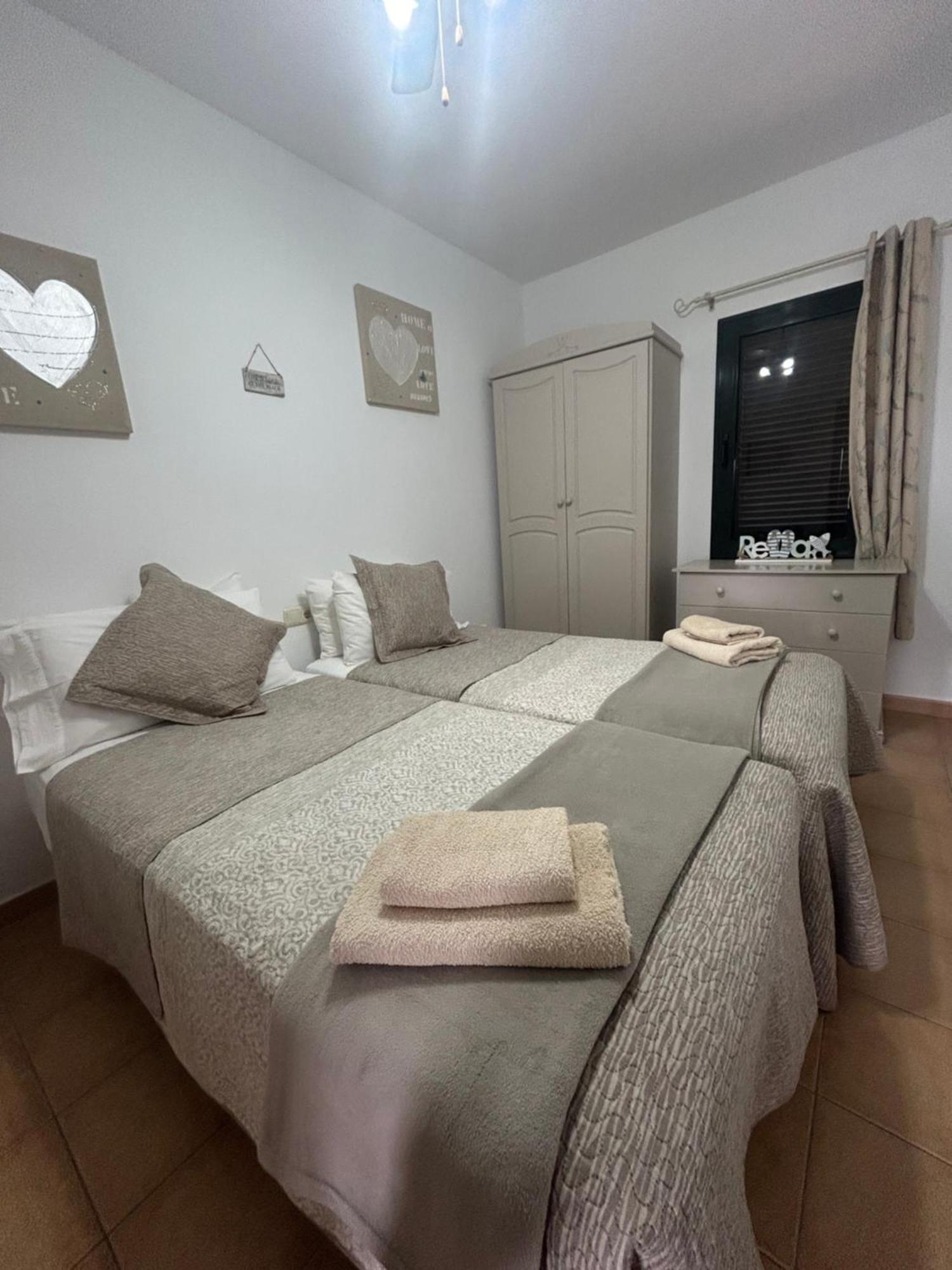 Casa Orilla! Beautiful Private Holiday Villa With Hot Tub La Oliva Bagian luar foto